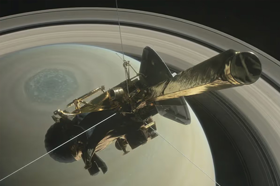 টাইটানে পৌঁছে অন্তত দু’বছর সেখান থেকে তথ্য সরবরাহ করবে ওই মহাকাশযান। এই সময়সীমায় ‘ড্রাগনফ্লাই’ কয়েকশো কিলোমিটার ঘুরে শনির চাঁদটিকে চষে ফেলবে বলে জানিয়েছে নাসা। টাইটানে দৃশ্যমানতা খুব কম হওয়ায় মহাকাশযানটি কেবলমাত্র দিনের বেলায় তথ্য পাঠাতে পারবে। ‘ড্রাগনফ্লাই’কে চার্জ দেওয়ার জন্য রাতের সময়কে বেছে নিয়েছেন আমেরিকার জ্যোতির্বিজ্ঞানীরা।