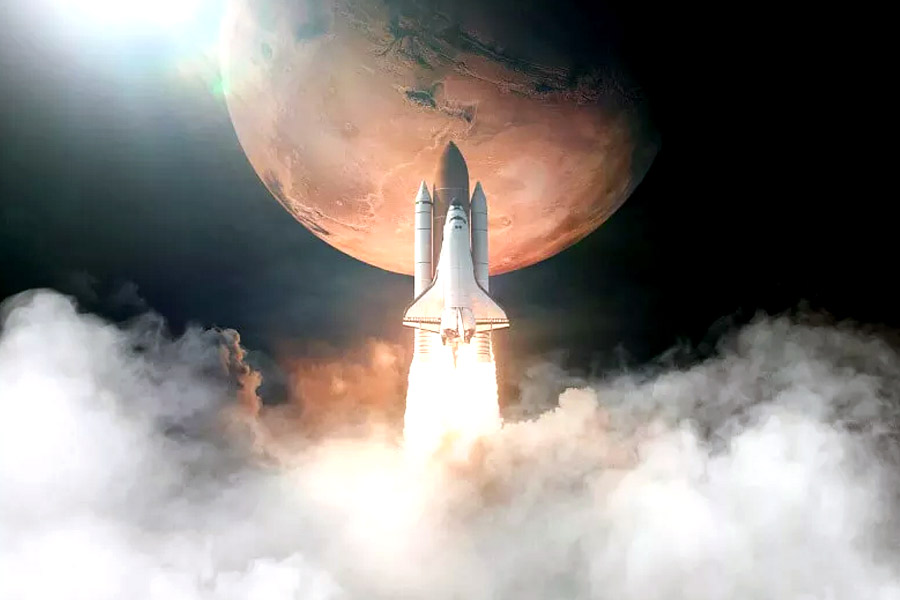 কয়েক বছর আগে পৃথিবীর উপগ্রহ চাঁদের বুকে অন্ধকার অংশে বরফের চাদরের অস্তিত্ব খুঁজে পান জ্যোতির্বিজ্ঞানীরা। ভারতের মহাকাশ গবেষণা সংস্থা ইসরোর পাঠানো চন্দ্রযান-১ মিশনের পর এই তত্ত্ব পাকাপাকি ভাবে বিশ্বে প্রতিষ্ঠা লাভ করে।