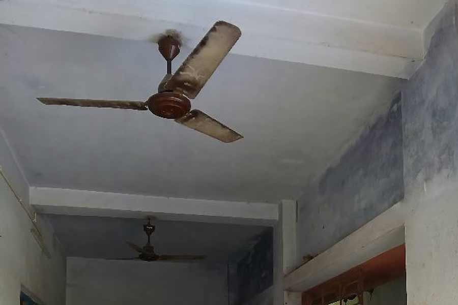 A student got injured during Madhyamik Examination in Maheshtala dgtld