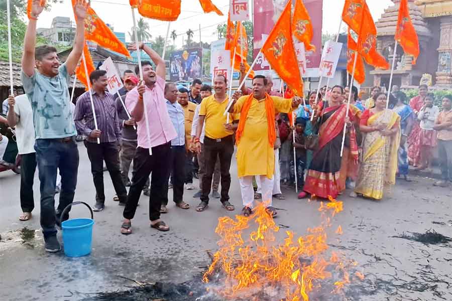 BJP leaders and workers of Midnapore staged road block during Madhyamik Exam 2025 at Tamluk and Contai