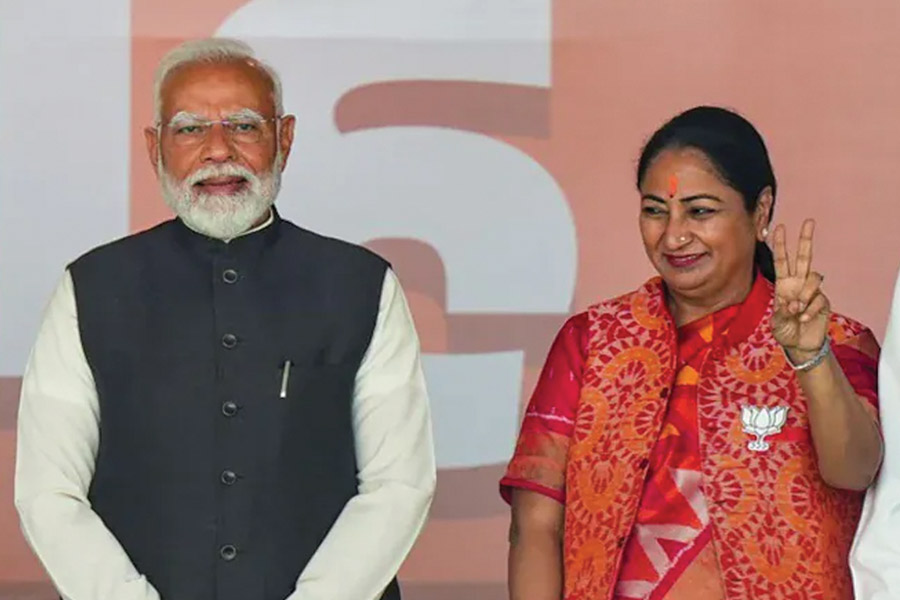 Rekha Gupta Takes Oath As Delhi Chief Minister Thanked PM Narendra Modi And BJP dgtl