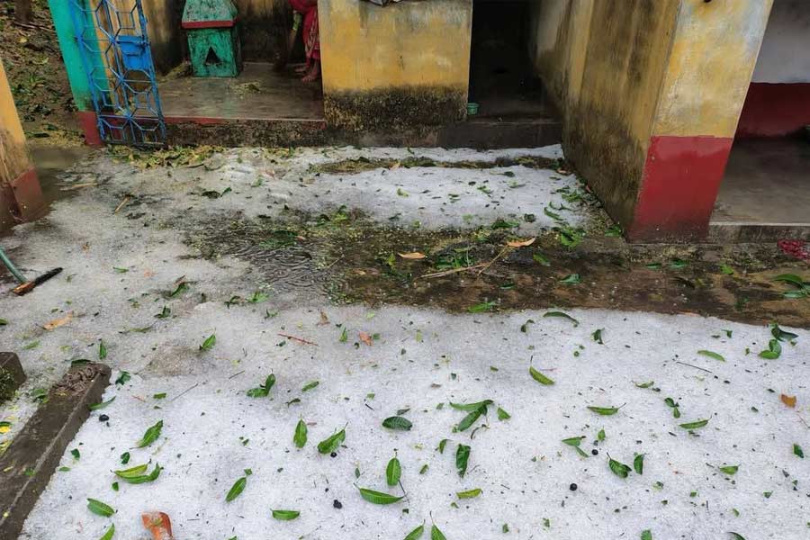 Hailstorm in several districts one died in purulia due to lightning dgtld