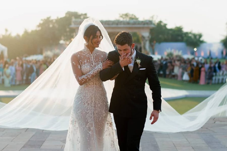 Priyanka Chopra reveals story about her 75 feet long Ralph Lauren wedding veil dgtl