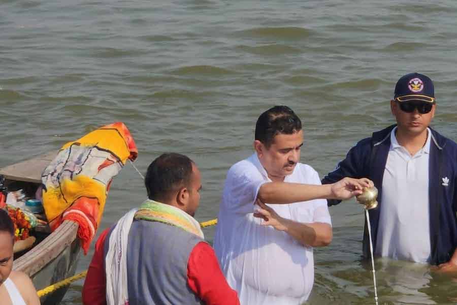 মহাকুম্ভে স্নান বিরোধী দলনেতা শুভেন্দু অধিকারীর।