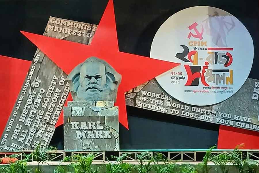 সিপিএমের রাজ্য সম্মেলনের শেষ মুহূর্তের প্রস্তুতি। ডানকুনিতে।