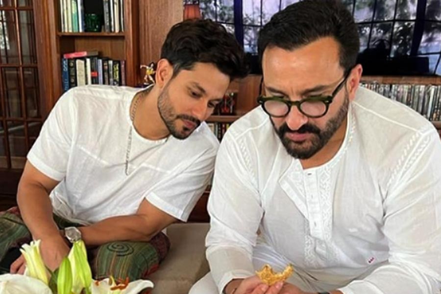 Image of Saif ali khan and Kunal Khemu