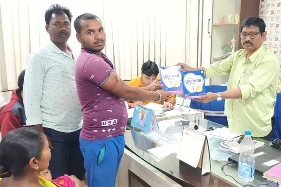 Husband of deceased Mamoni Ruidas demand government compensation for his baby