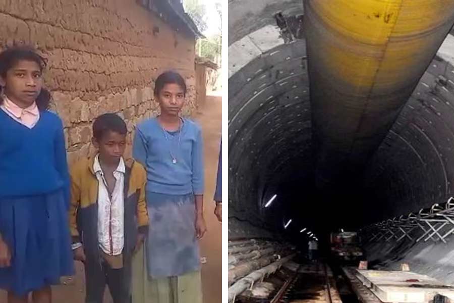 Come back to us quickly, One of the workers daughter laments for her father trapped in a tunnel in Telangana dgtl