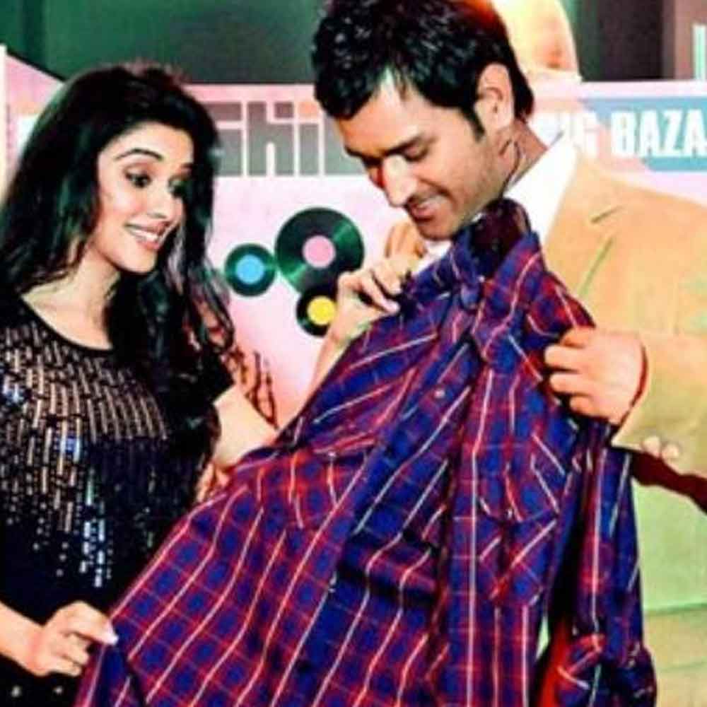 Asin Thottumkal and dhoni