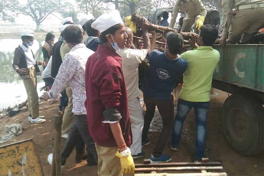 Complain against Municipality for taking no action against pond filling at Raniganj