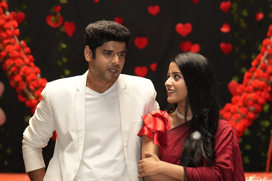 Parineeta is the highest trp bengali serial featuring Tollywood Actor Uday Pratap Singh and Ishani Chatterjee in lead role dgtl