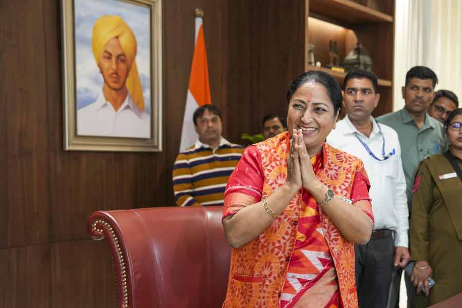 AAP and BJP started word war on \\\\\\\'removal\\\\\\\' of Ambedkar and Bhagat Singh’s photo from Delhi Chief Minister\\\\\\\'s office