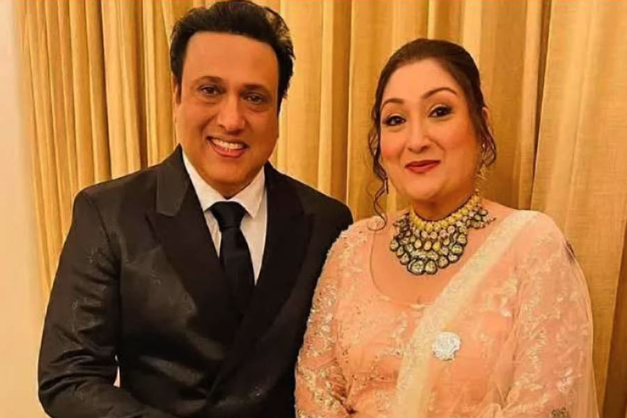 শোনা যাচ্ছে, আবার নাকি পরকীয়ায় জড়িয়েছেন গোবিন্দ। বয়সে তাঁর চেয়ে অনেক ছোট মরাঠি অভিনেত্রীর সঙ্গে সম্পর্কের কারণেই নাকি গোবিন্দ এবং সুনীতার বিয়ে ভাঙছে। সুনীতার সাক্ষাৎকারে বিবাহবিচ্ছেদের ইঙ্গিত পাওয়া গেলেও এই বিষয়ে এখনও কোনও আনুষ্ঠানিক বিবৃতি দেওয়া হয়নি।