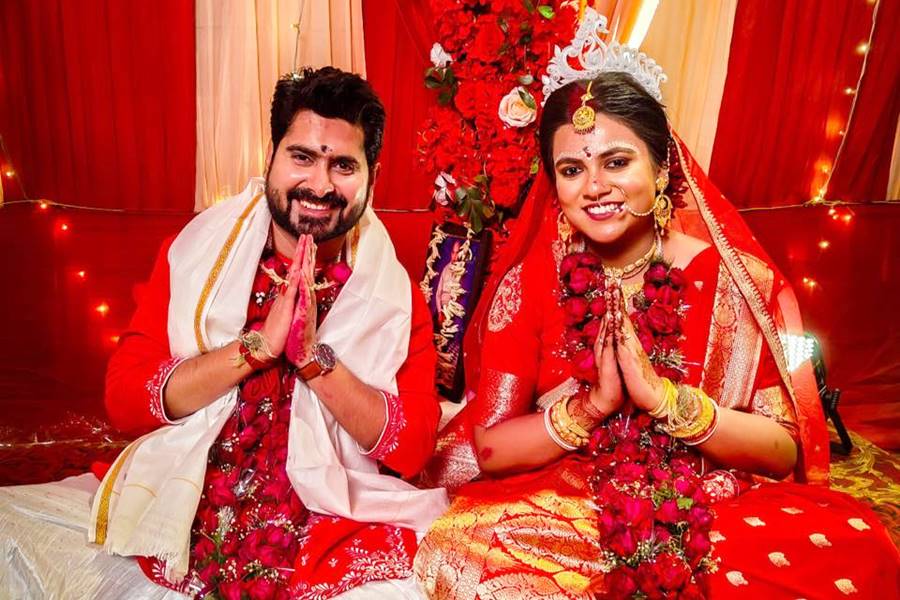 Director Jiit Chakraborty Tied The Knot With Shanu dgtl