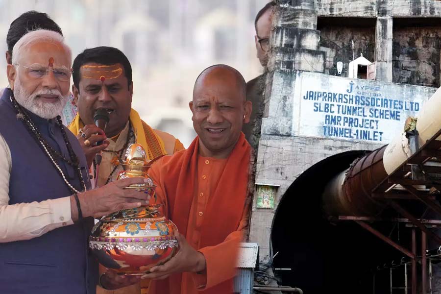 Telangana Tunel Collapse Tragedy continues while the country celebrates Maha Kumbh dgtl