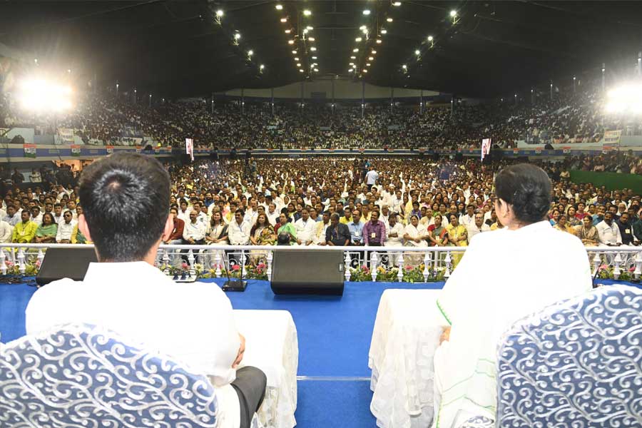 বৃহস্পতিবার নেতাজি ইন্ডোরে তৃণমূলের জমায়েত।