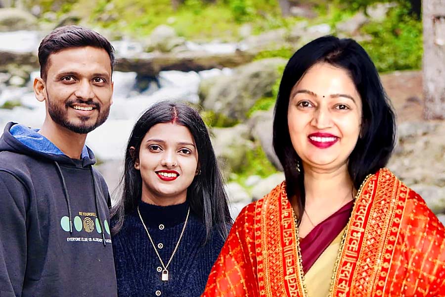 3 YouTubers verbal brawl among each other regarding extra marital affair