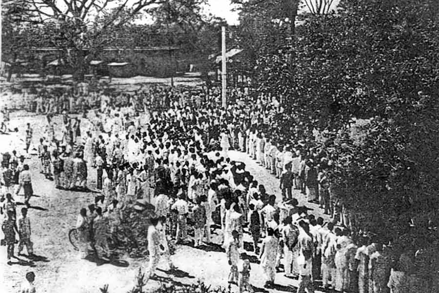 In going 'global', most Bengalis have forgotten that their own Bengali language has left a clear impression on the entire world