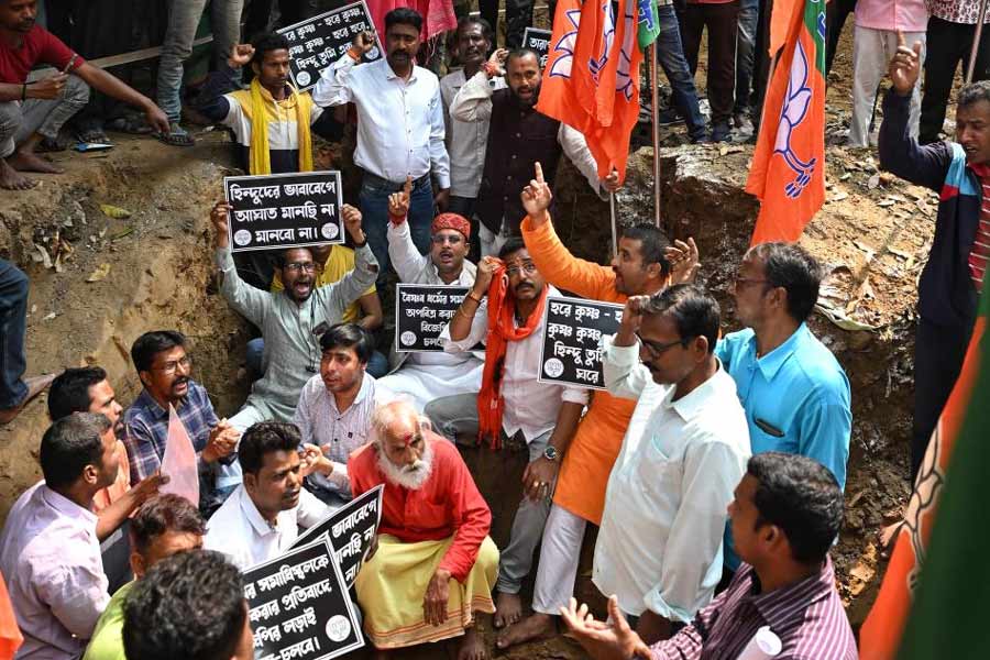 BJP protested at Tarapith