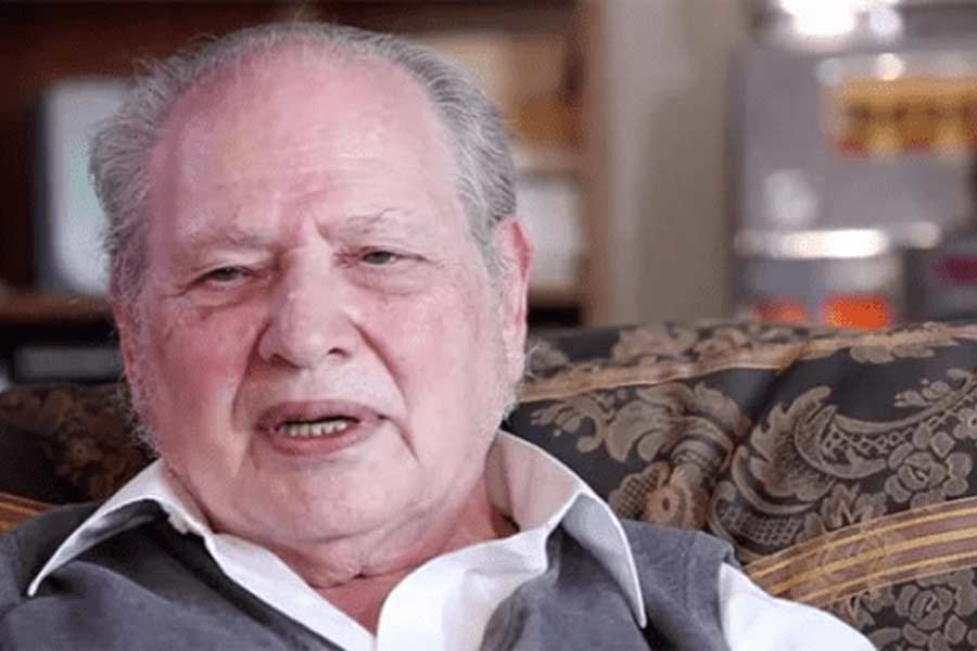 Ronald Wayne, who once owned a 10% stake in Apple Company would have been the second-richest person in the world today 