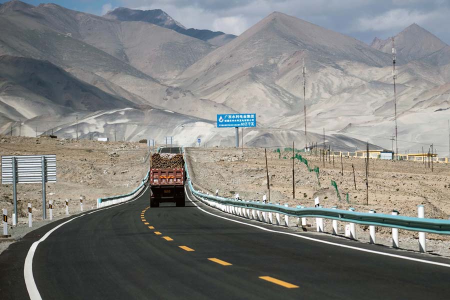 Xi Jinping Chinese President once again threats Taiwain though Malacca Strait is the main problem for invasion plan of Beijing