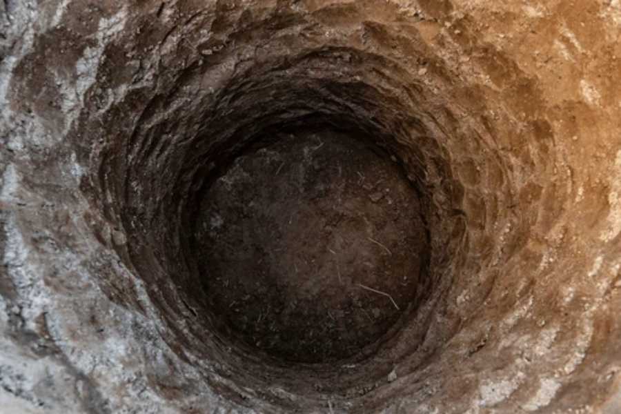 কুয়োয় পাতা মৃত্যুফাঁদ।