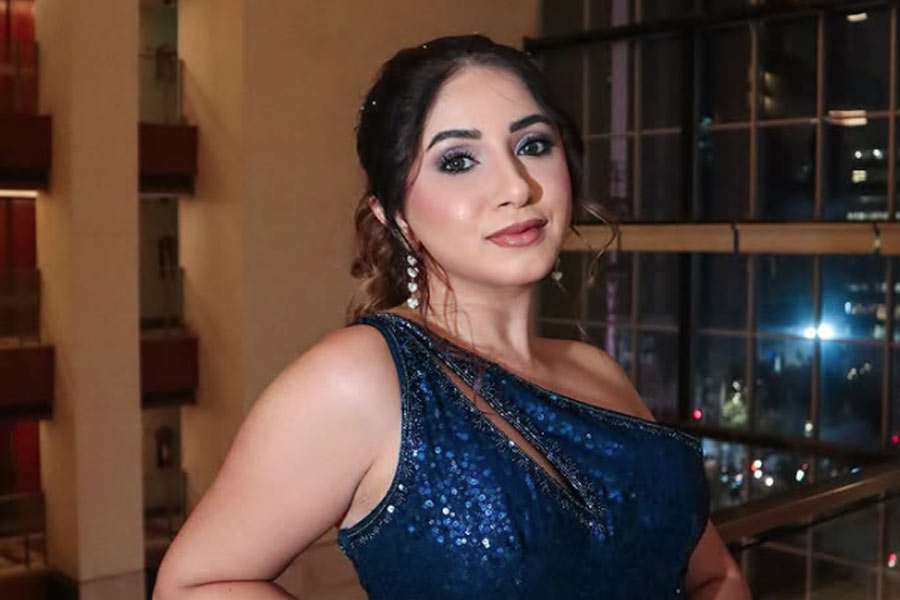 সমাজমাধ্যমে আশনার অনুগামীর সংখ্যা নজর কাড়ার মতো। ইতিমধ্যেই ইনস্টাগ্রামের পাতায় তাঁর অনুগামীর সংখ্যা ১০ লক্ষের গণ্ডি পার করে ফেলেছে।