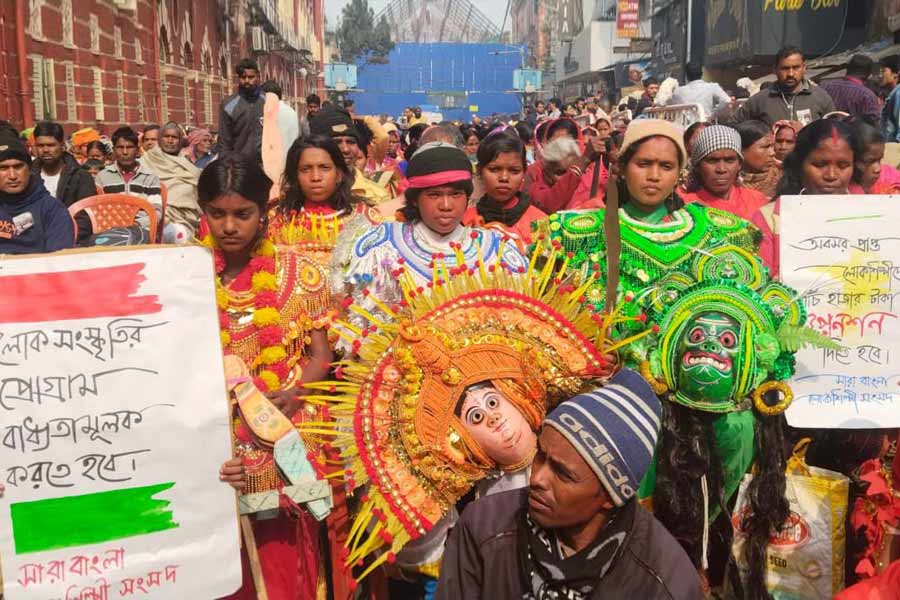 Folk artist of west Bengal show a protest programme in Kolkata dgtl