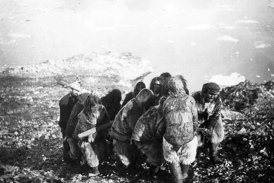 A tragic story of six intuits who had been bought from Greenland to America 