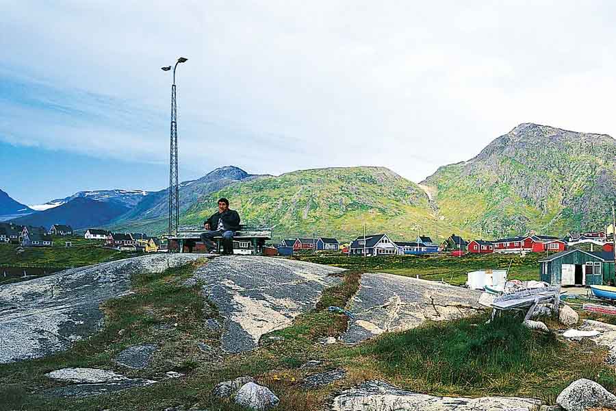 A tragic story of six intuits who had been bought from Greenland to America 