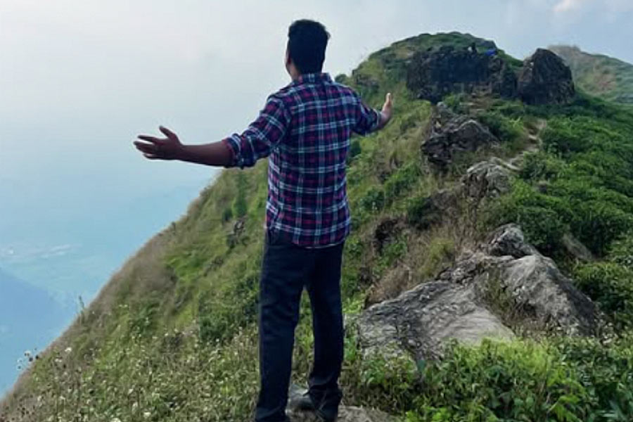 Young man of Murshuidabad falls from Darjeeling hill while taking selfie, died dgtld