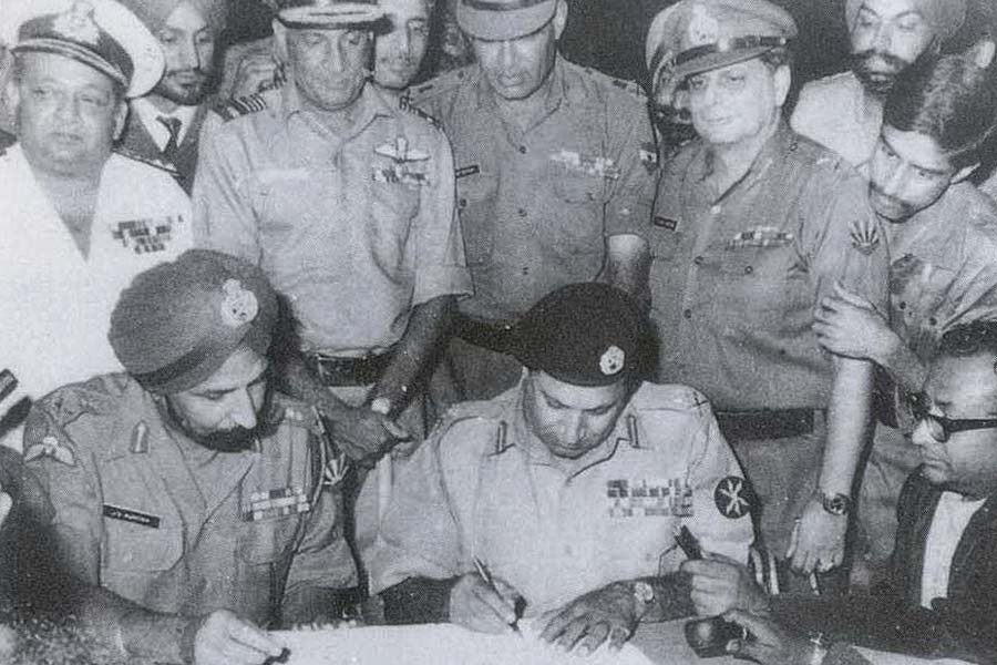 Pakistan army officers get high salary amid severe economic crisis