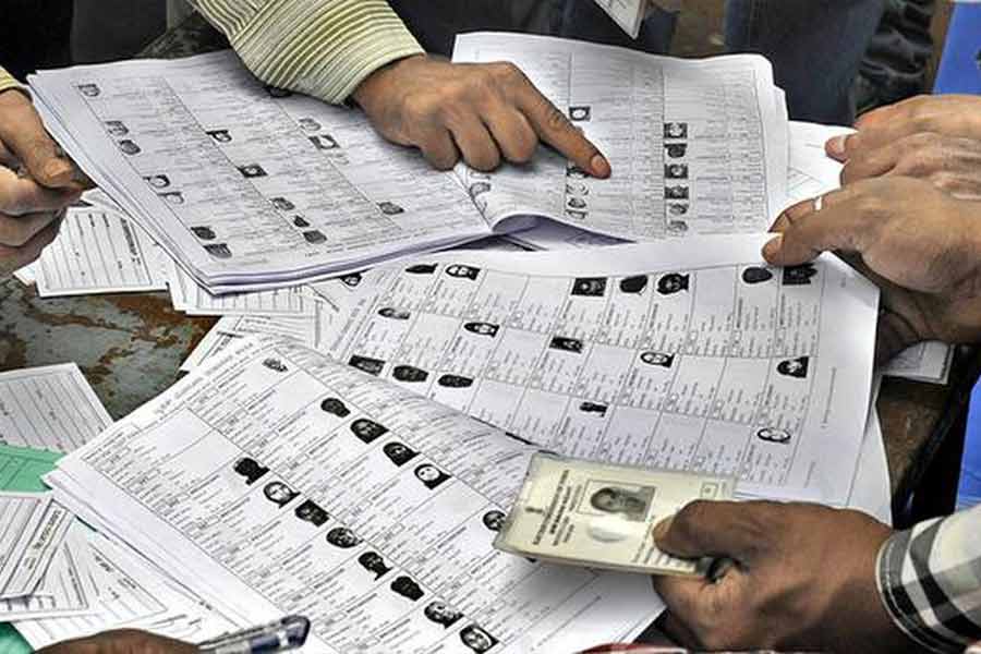 Election Commission publishes Electoral Rolls of West Bengal as on 1 January dgtl