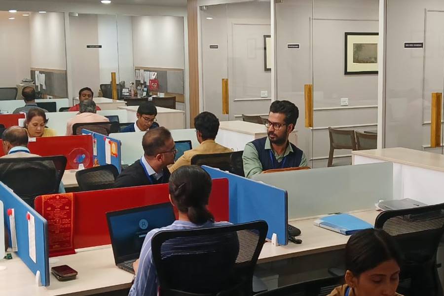 অফিসকর্মী অনির্বাণ ভট্টাচার্য।