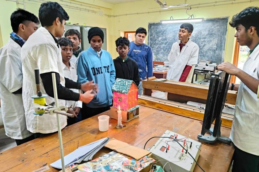 স্টেম এগজ়িবিশন।