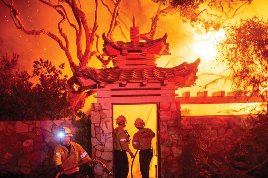 Images of wildfire around Los Angeles and details of the disaster