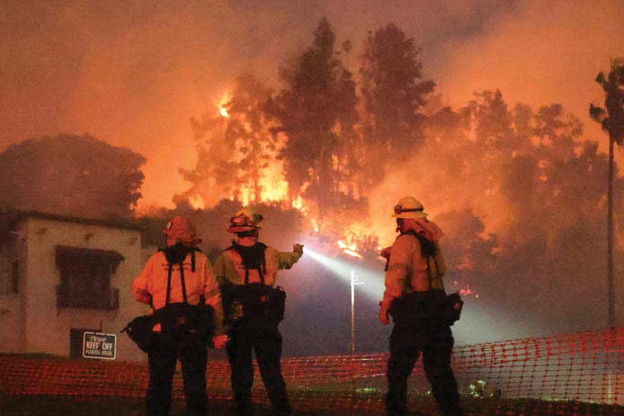 Images of wildfire around Los Angeles and details of the disaster