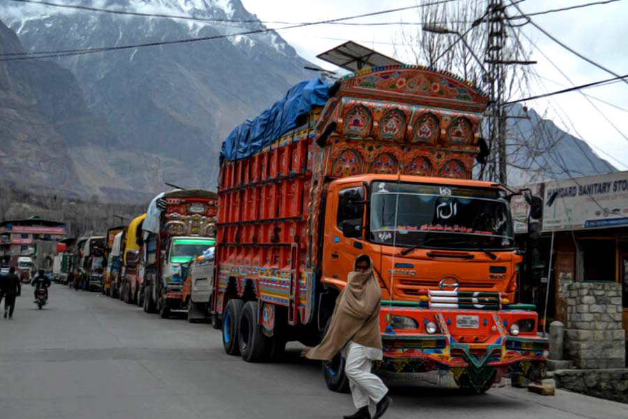 China Pakistan trade stopped due to sit on protest against power outage in POK 
