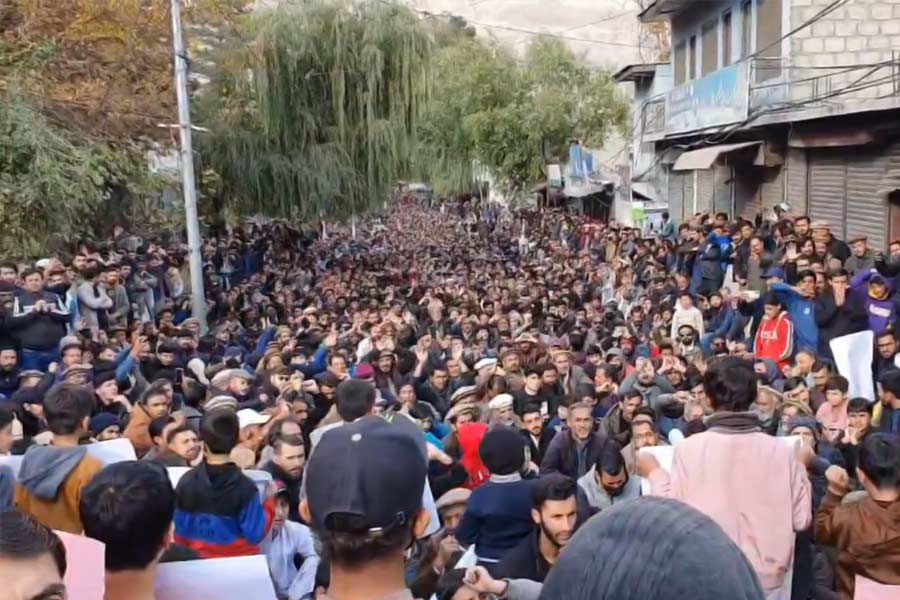 China Pakistan trade stopped due to sit on protest against power outage in POK 