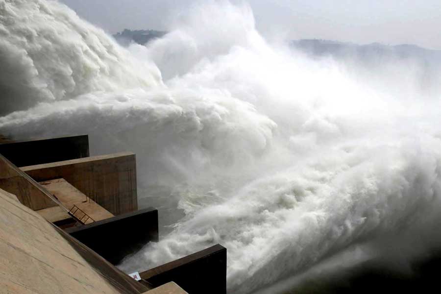 China plans to build Three Gorges Dam in space for intending to harness solar energy 