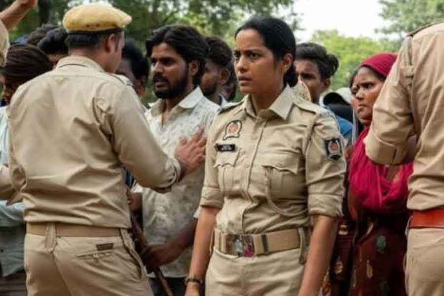 দৃশ্য: সন্তোষ ছবিতে সাহানা গোস্বামী