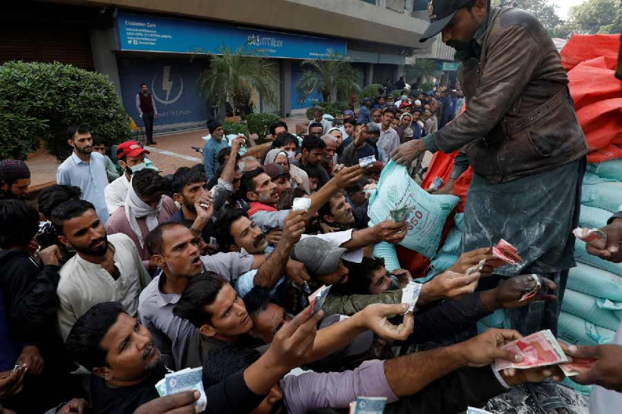 Pakistan discovers around 33 tonnes gold may change country’s economy 