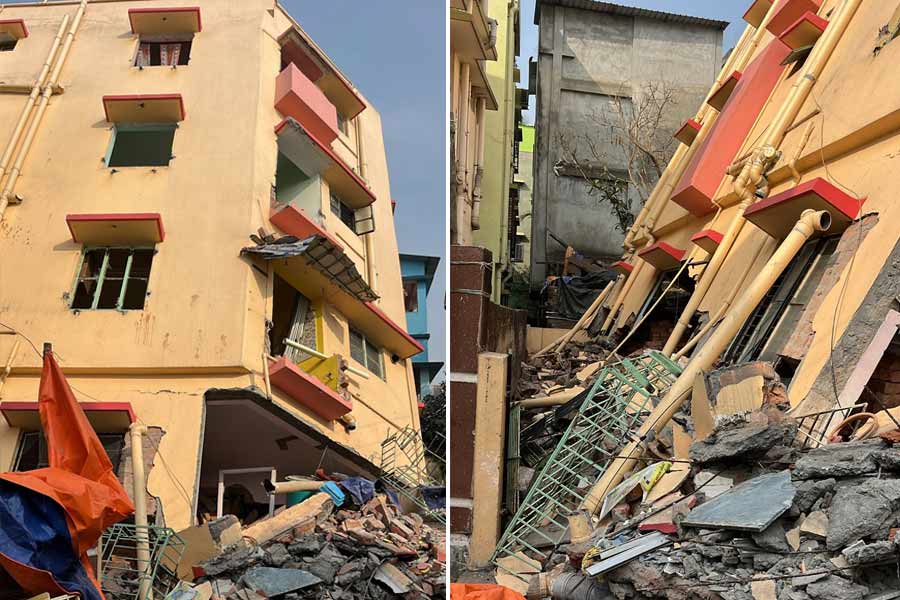 Demolition work process for Baghajatin flat building leaning starts again dgtl