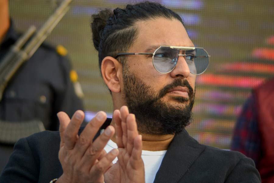 Top international cricketers who battled physical conditions and continued their careers 