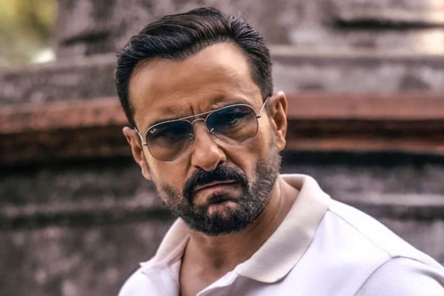 সইফ বলেছিলেন, ‘‘ফ্রান্সিস আমায় বলেছিলেন আমার যদি কখনও মনে হয় তা হলে ক্ষতিপূরণ দিয়ে পটৌদী প্যালেস আবার কিনে নিতে পারি। আমিও ফেরত পেতে চেয়েছিলাম।’’ পটৌদী প্যালেস ফিরে পাওয়ার জন্য নিজের অধিকাংশ সঞ্চয় খরচ করে ফেলেছিলেন সইফ। সাক্ষাৎকারে সইফ বলেছিলেন, ‘‘ছবিতে অভিনয় করে যা টাকা জমিয়েছিলাম তা দিয়ে আবার পটৌদী প্যালেস কিনেছিলাম আমি। উত্তরাধিকার সূত্রে ওই বাড়ি তো আমারই।’’ সইফ আরও জানিয়েছিলেন, অতীতের সঙ্গে এত সহজে সম্পর্ক ছিন্ন করা যায় না। অন্তত তাঁর পরিবারের কোনও সদস্যই তা পারেন না বলে দাবি করেছিলেন অভিনেতা।