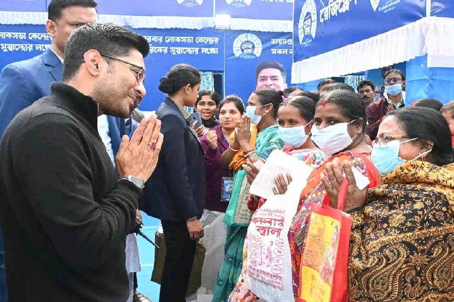 বুধবার ফলতায় ‘সেবাশ্রয়’ ক্যাম্পে অভিষেক বন্দ্যোপাধ্যায়।