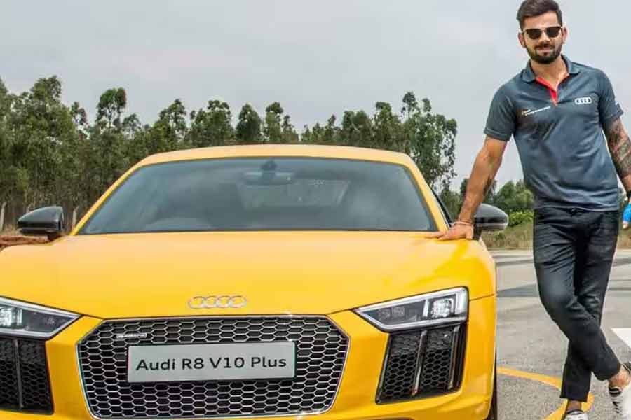 ২.৯৭ কোটি টাকা খরচ করে অডি আর৮ এলএমএক্স মডেলের গাড়ি কিনেছেন বিরাট। তা ছাড়াও অডি, টয়োটা এবং রেঞ্জ রোভার ব্র্যান্ডের গাড়ি রয়েছে ক্রিকেটারের।