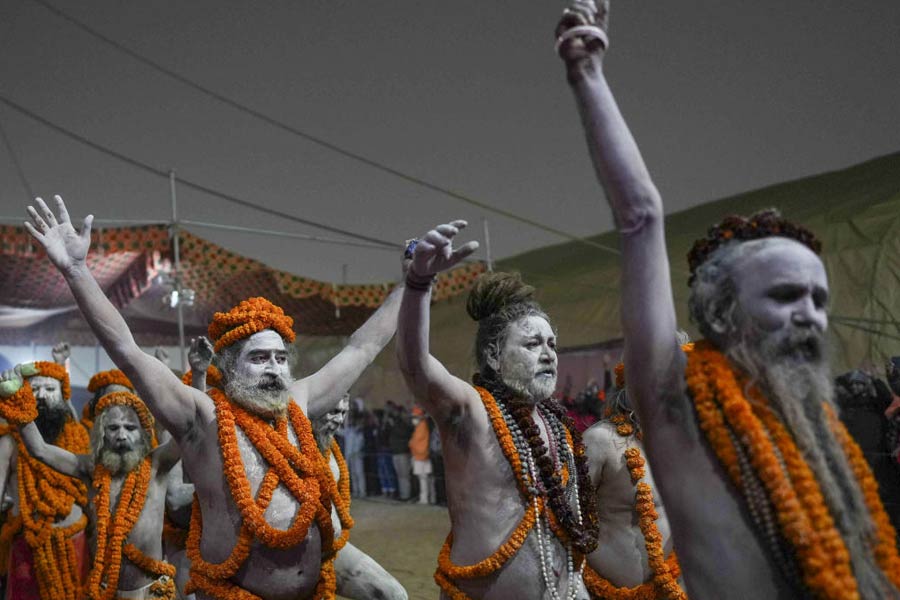 All need to know about 7-Foot Tall Muscular Baba From Russia At Maha Kumbh