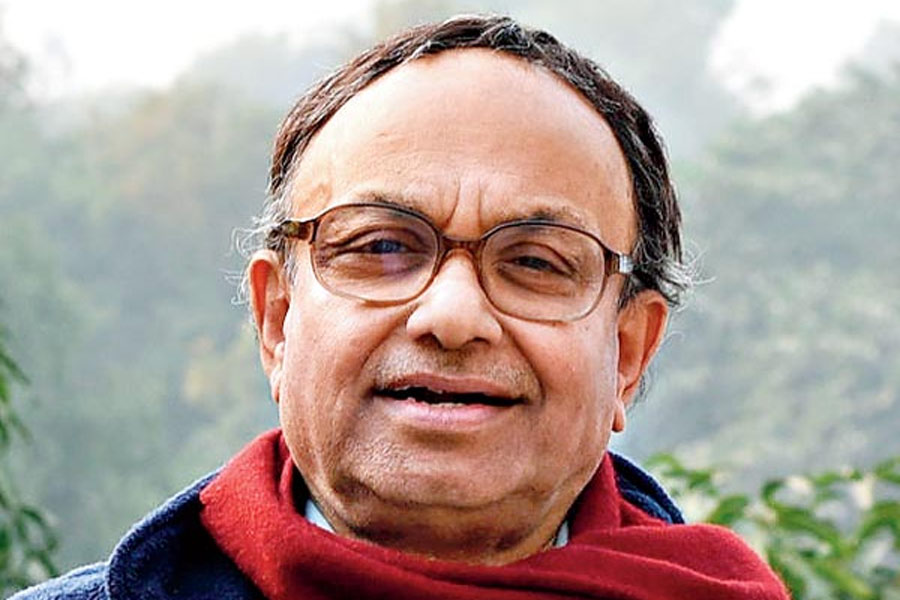 Pranab Bardhan said that even in the severe economic crisis, various kinds of cultural insecurities are strengthening the hand of the right wing in India