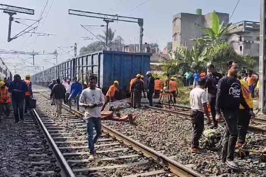 Good Train faces accident in Birbhum dgtld